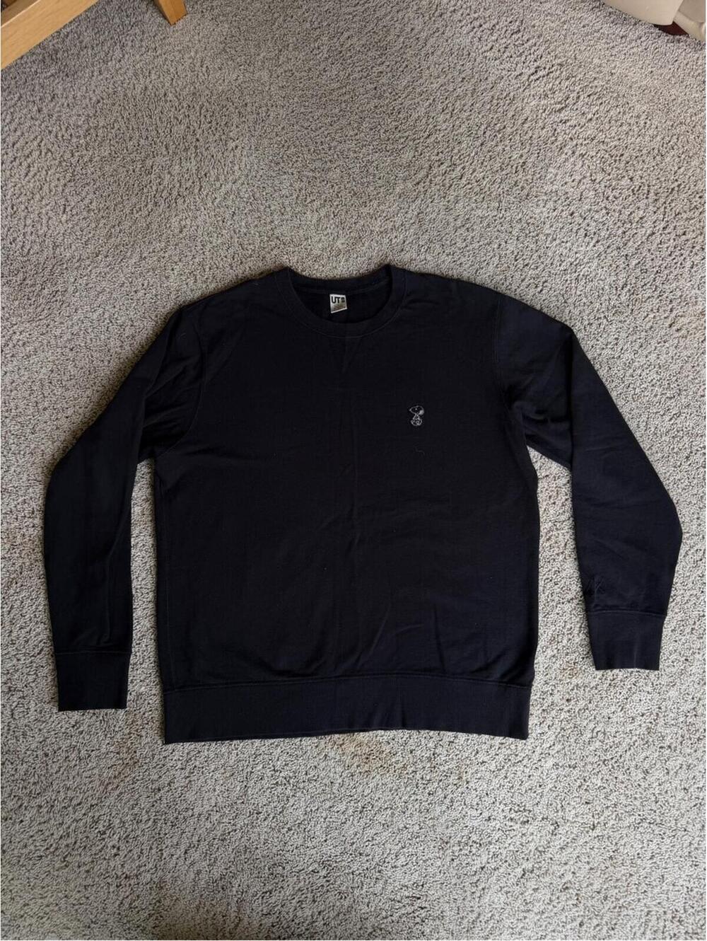 Uniqlo x KAWSx peanuts Black Crewneck Sweatshirt L Large snoopy embroidered